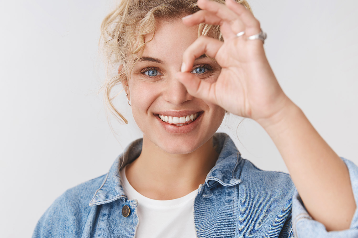 Cambiar a lentes de contacto: lo que debes saber